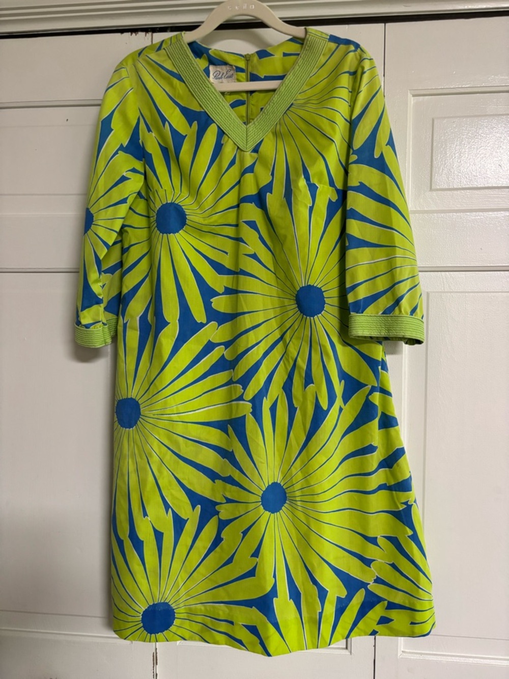 Vintage Park East Summer Day Dress/ Loungewear size small with one pocket
